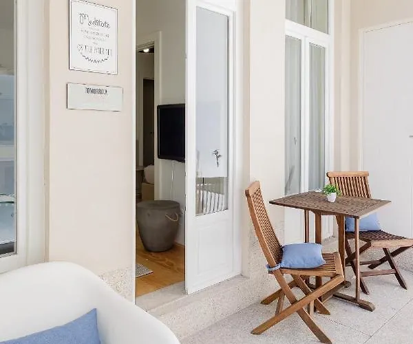 Apartment Boutique Rentals-flores Terrace Historical Centre Porto