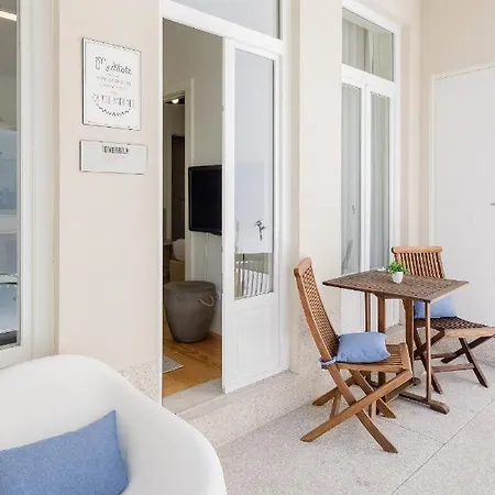 Appartamento Boutique Rentals-flores Terrace Historical Centre Oporto